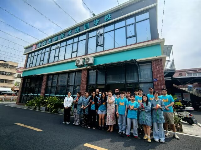 圣宠第二季名师大讲堂毕业学子
